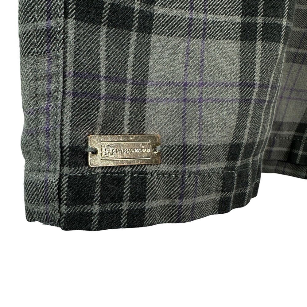 DC Mens Chino Shorts Gray Black Purple Plaid Flat Front Casual Pockets 34 *FLAW* - Picture 3 of 16